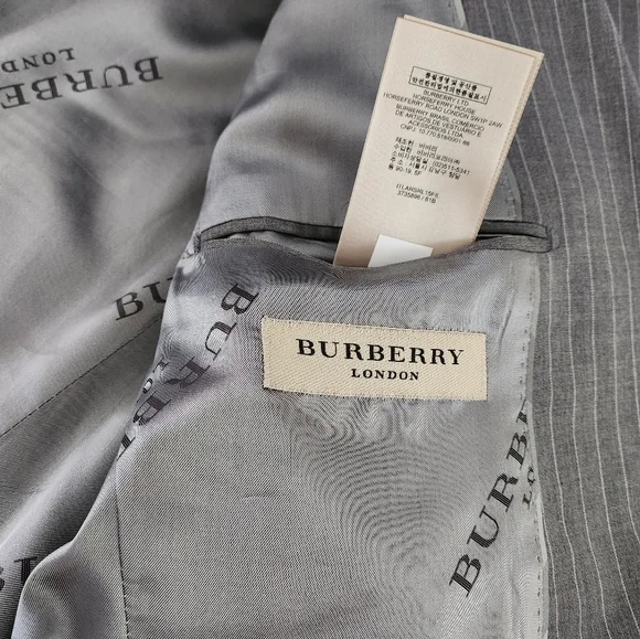Burberry Blazer - Picture 7 of 16